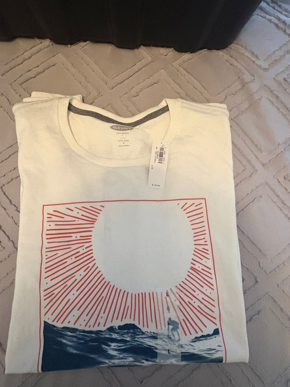 Old Navy White Short-Sleeve Graphic Tee surfing